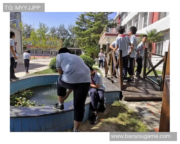 足球明星的情感世界揭秘前女友们的故事与影响